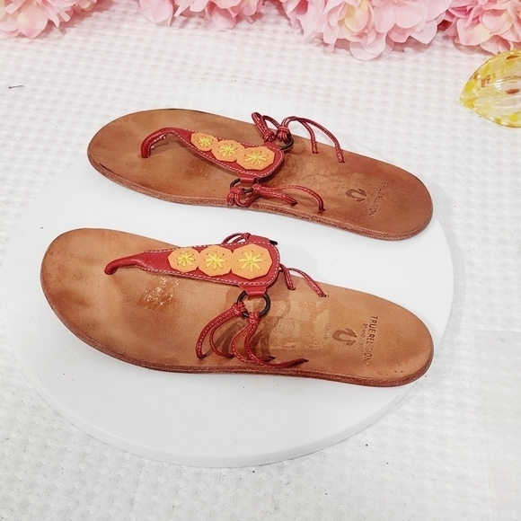 TRUE Religion Women's Leather Tan and Red Sandals Size 8 - Picture 2 of 9